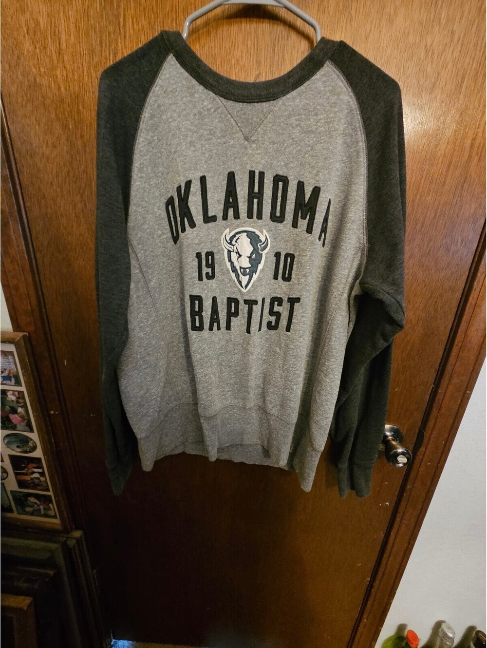 Tribland Sweats League Oklahoma Baptist Raglan Sweatshirt Size M Heather Gray